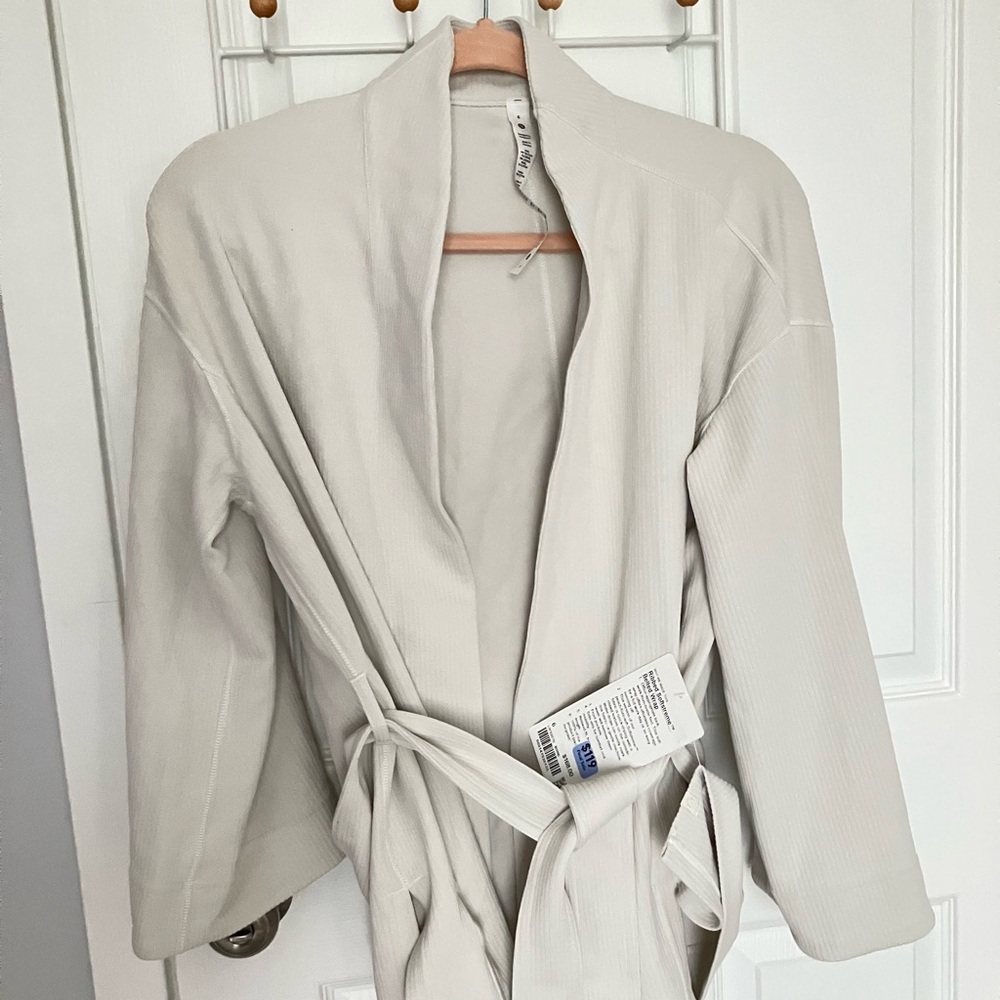 NWT Lululemon Ribbed Softstreme belted wrap size 6
